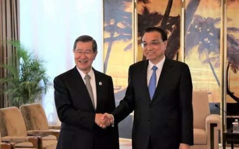 李克强在博鳌会见萧万长