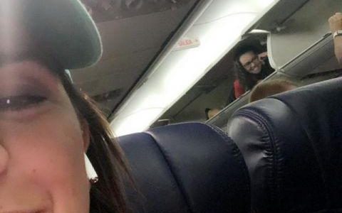 西南航空一开行李架上演大变活人