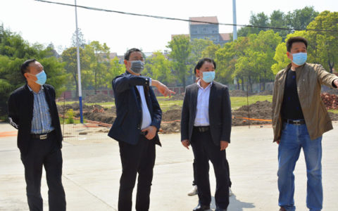 《监利县人民政府游县长抗疫时期深入基层学校调研复工复学》