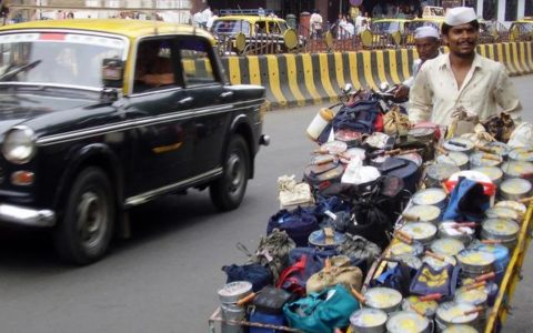 印度百年古老“快递”出错率低于百万分之一