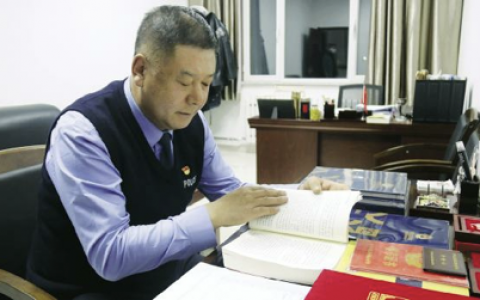 杨哲峰：高速交警背后的奉献与坚守