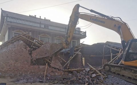 新化县上渡街道3天拆除违法建筑15处共8000余平方米