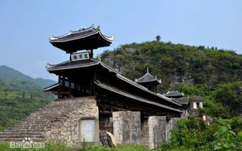 新化龙潭桥（湖南省新化县温塘镇与田坪镇交界处）