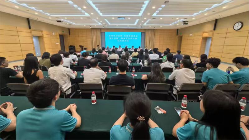 “探寻中华文脉 共襄促统伟业”海外华裔、两岸青少年代表交流座谈会在山西太原举办