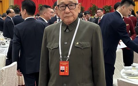 世界洪门组织荣誉主席胡介国参加2024年国庆招待会