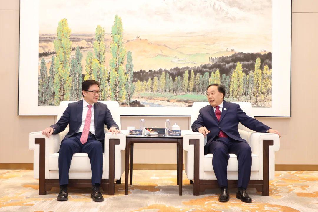 世界互联网大会秘书长任贤良会见香港创科局局长孙东