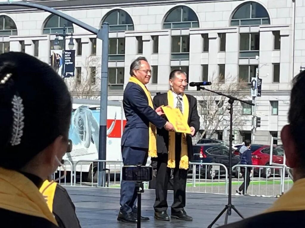 金山湾隆重举办第十届海外炎黄子孙拜祖大典