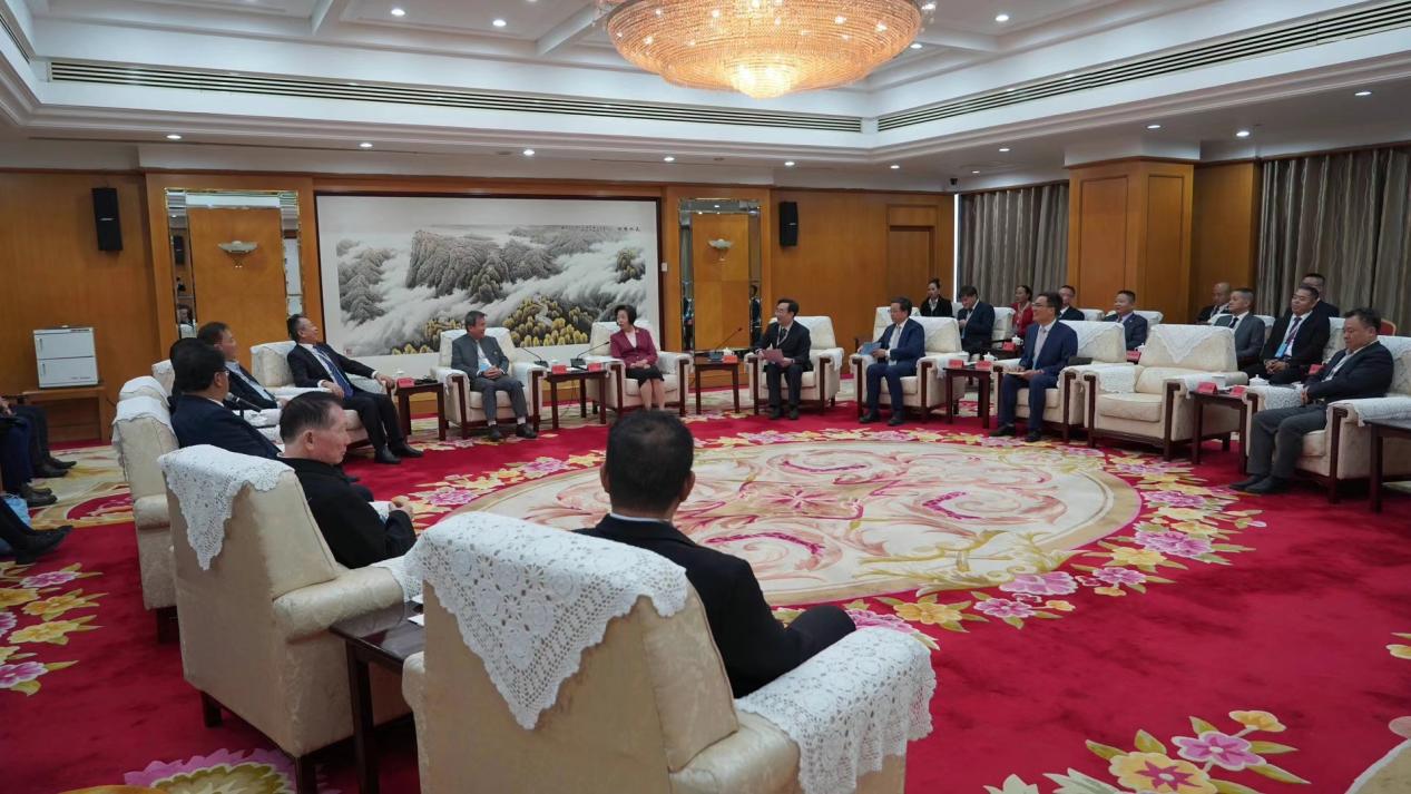 拉美地区两岸侨胞联合参访团访问京闽-委内瑞拉三侨领应邀回国参会