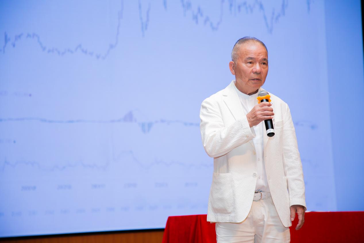 “财经大咖”乐为家乡培育英才——香港著名金融投资专家梁向荣回乡授徒