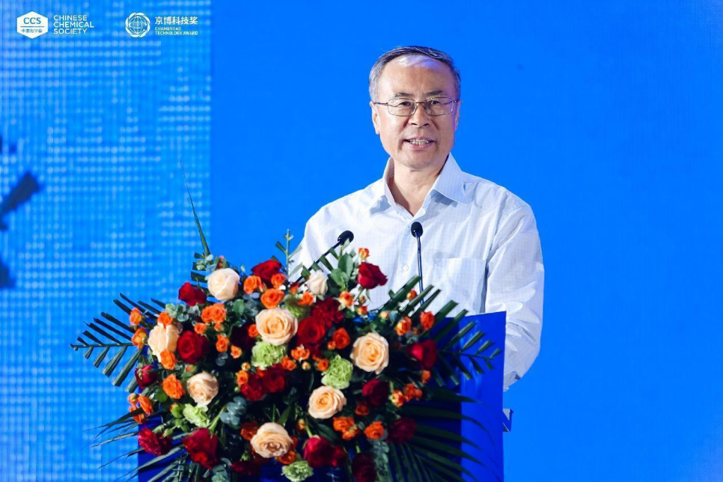 万立骏卸任中国侨联主席，回顾卓越贡献与不凡历程