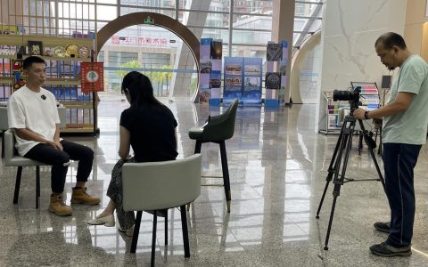 《人民日报》记者采访郑潮炯亲属