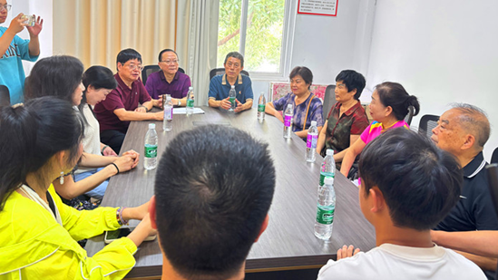 “金秋助学·圆梦行动”困难家庭大学新生助学活动在新都举行