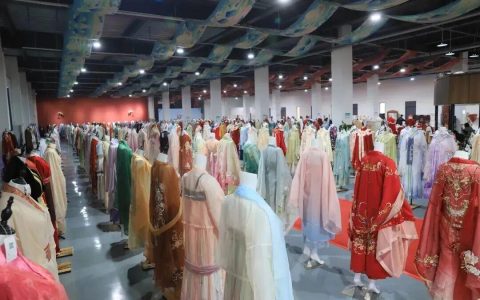 一件汉服卖7万，全国汉服大多来自这里：曹县干成了中国造梦工厂