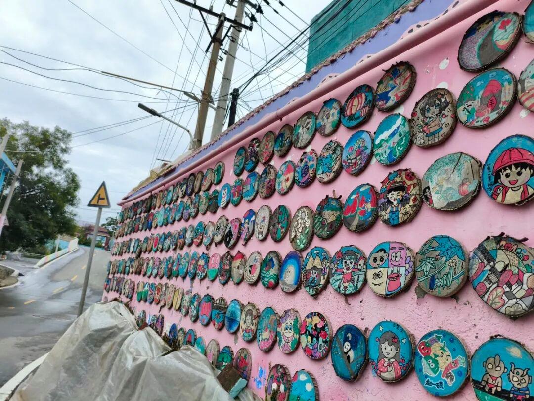 河南95后网红村支书“整顿农村”被国新办点名，登上人民日报和央视：“流量把握好了，就是财富”