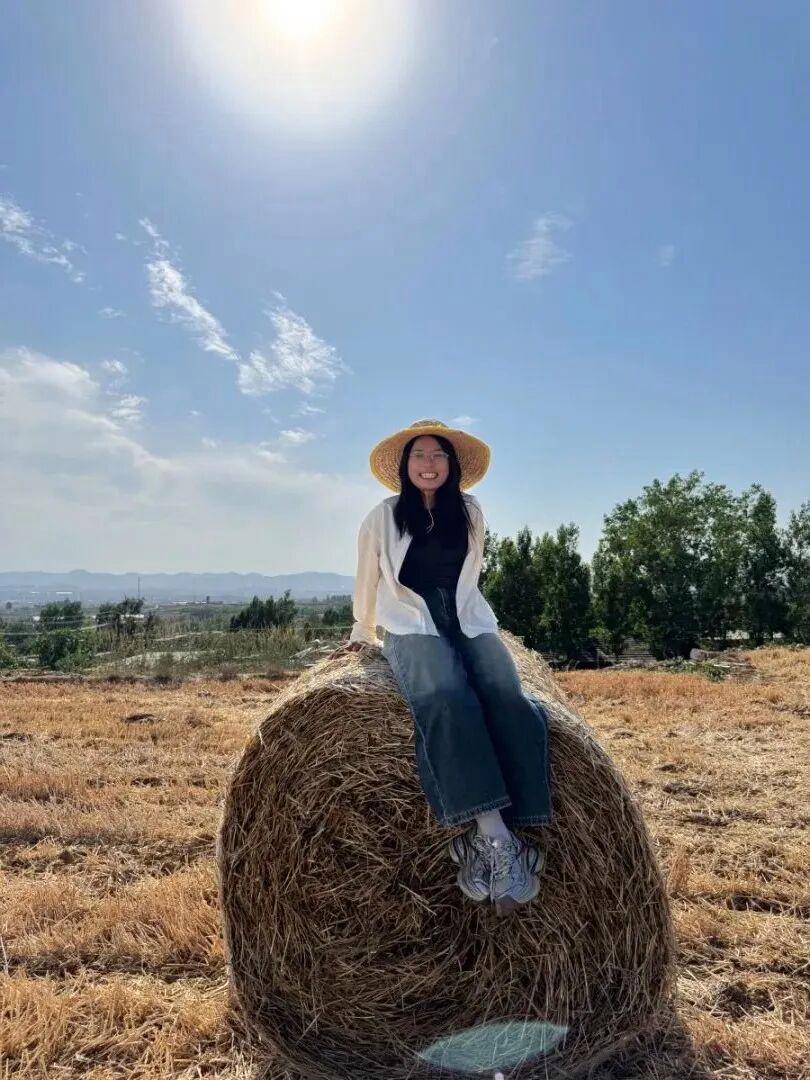 河南95后网红村支书“整顿农村”被国新办点名，登上人民日报和央视：“流量把握好了，就是财富”