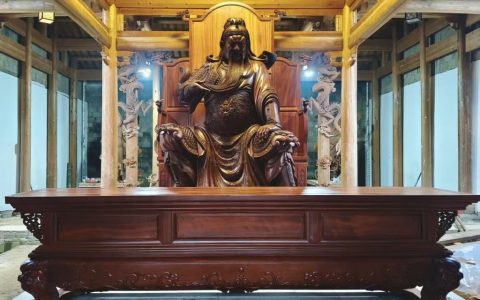 武夷山古汉城关圣庙，中国最大千年楠木关圣像