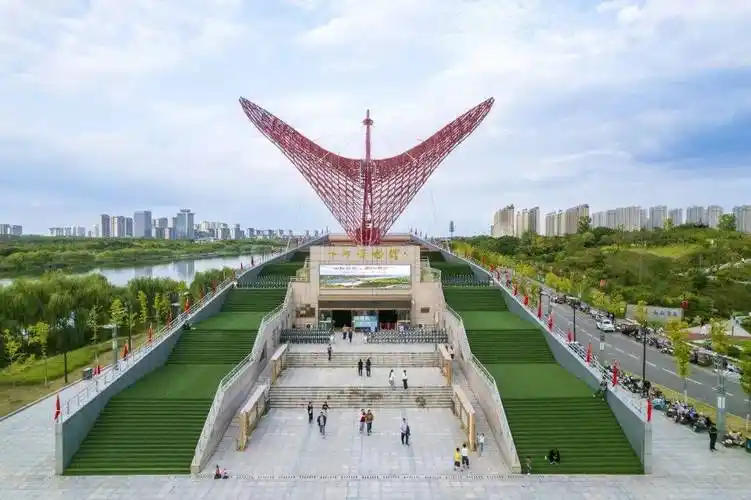 归来，是为了更深情的凝望 ——读木然《宿州早春的模样》有感