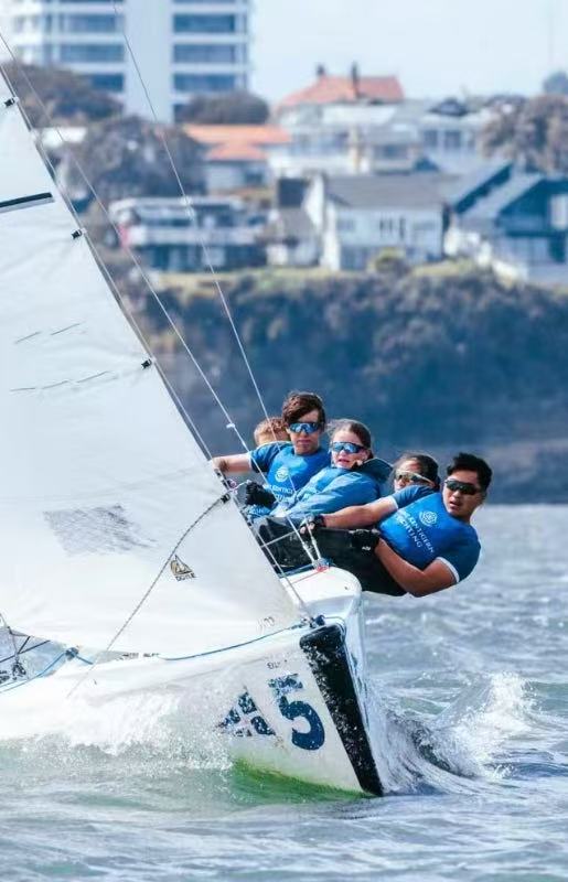 报喜：广东开平籍华裔勇夺新西兰帆船赛全国冠军！