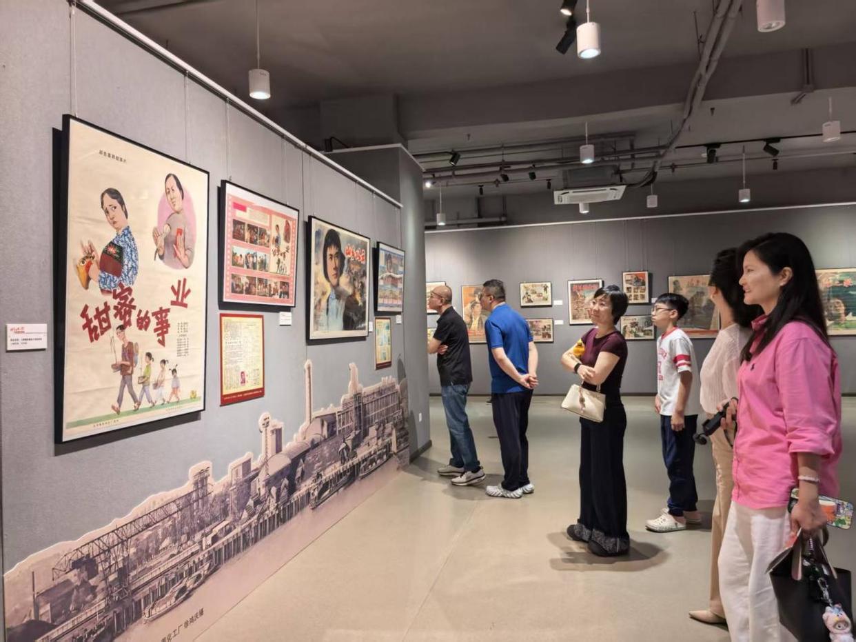 江门：200经典电影海报回眸侨乡光影岁月——“侨乡光影・经典电影海报展”江门揭幕