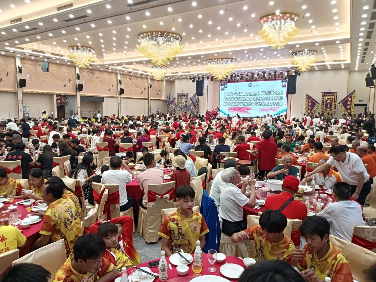 全球弟子致敬蔡李佛：这个武术门派创立190周年！——海内外700蔡李佛弟子广东新会寻根祭祖
