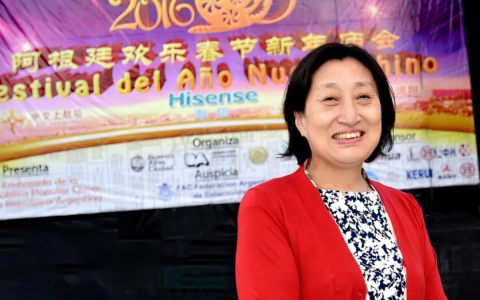 陈静：三十余载侨心筑梦 架起中阿文化金桥