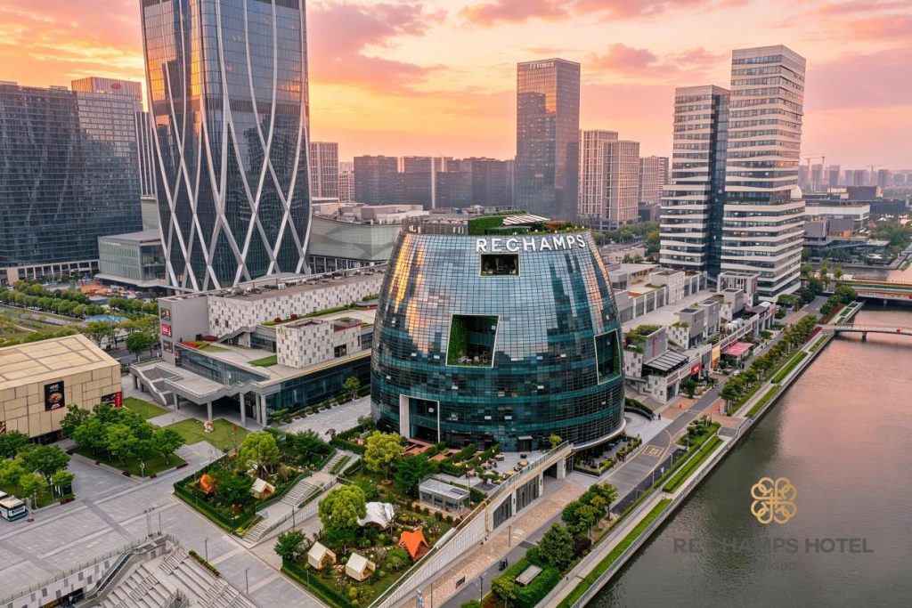 宁波"10万一晚"酒店开业！胡润、洪紫千出任首席体验官