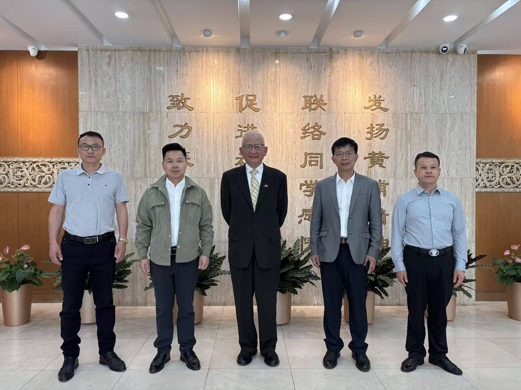 京华五月聚同心 全球联盟启新程——路晓峰在京接见共工新闻社代表团侧记
