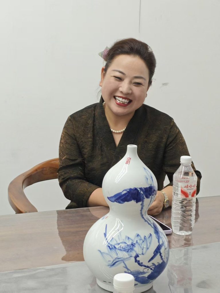 发现之旅走进甄晨窑坊暨天机珍宝馆启动仪式”在千年瓷都景德镇隆重举行