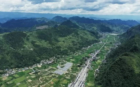 雄峙群山铸丰碑——中国铁塔帮扶宣恩十年纪实