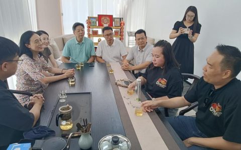 【侨乡故事】她带着外公的爱国故事回到家乡——台山籍南侨机工邝金源后裔江门寻根记