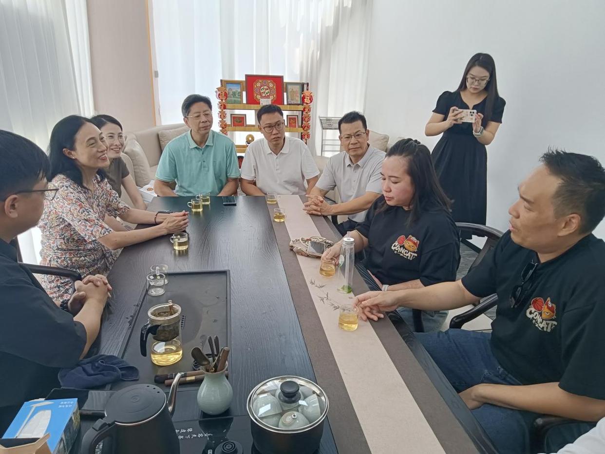 【侨乡故事】她带着外公的爱国故事回到家乡——台山籍南侨机工邝金源后裔江门寻根记-图片1