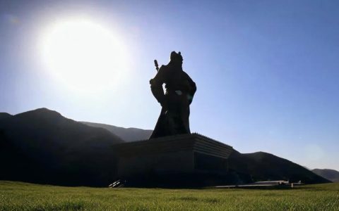 18岁少女露兮，立志走遍天涯敬拜关公，亲手绘制108幅关公美图